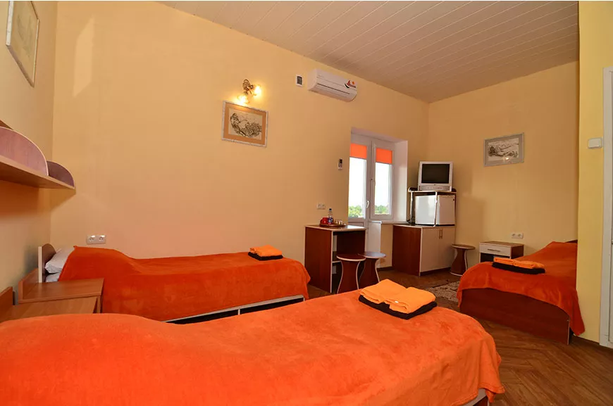 3-МЕСТНЫЙ СТАНДАРТ, СЕВЕРНАЯ СТОРОНА. Гостевой дом «Афалина». Севастополь