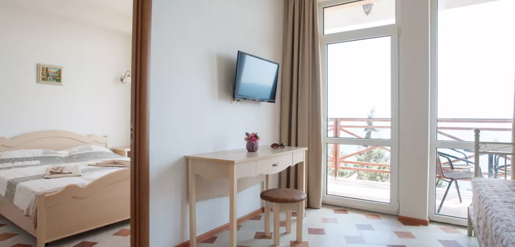 Апартамент с террасой и видом на море. Курортный комплекс Eco - Village. Приветное