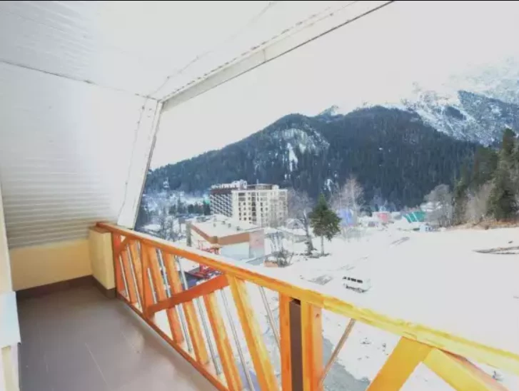 Люкс с балконом. Гостиничный комплекс «NASTUP». Домбай-гостиницы