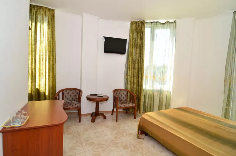 2-местный номер с балконом и видом на море. Вилла «Камилла». Лазурное 2-местный номер с балконом и видом на море. Вилла «Камилла». Лазурное