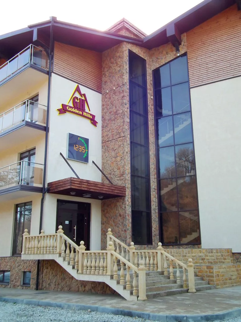 . Гостинично-ресторанный комплекс «Golden hills». Лермонтово
