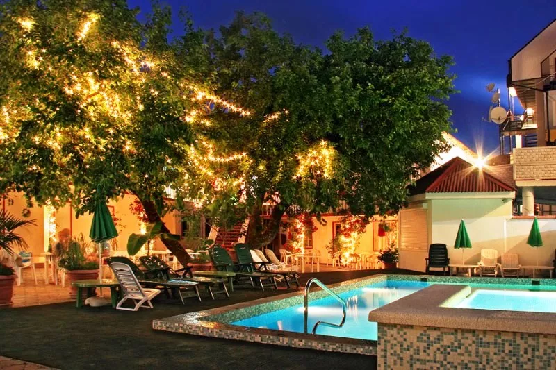 Гостиница "Капитан Флинт" в Новомихайловском Гостиница "Капитан Флинт" в Новомихайловском