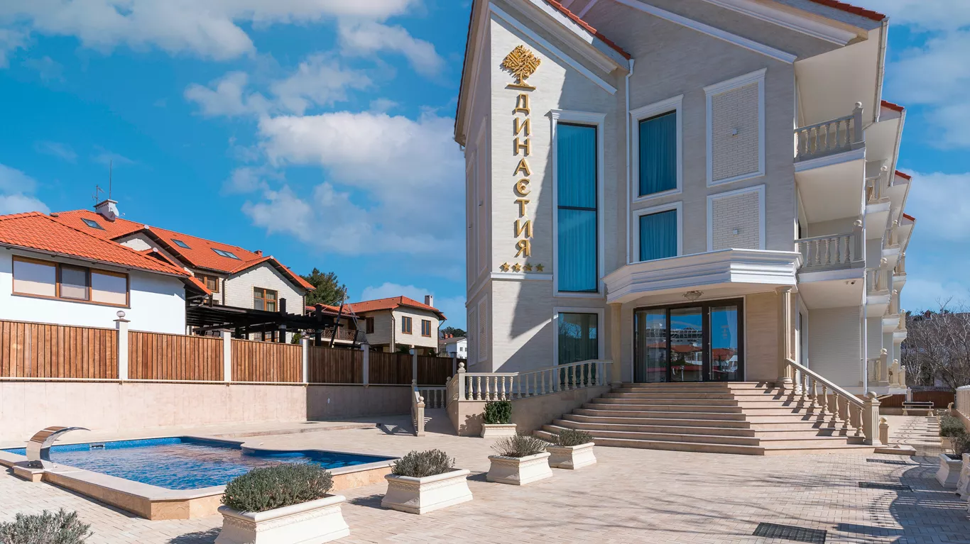 . Семейный отель Династия. Геленджик