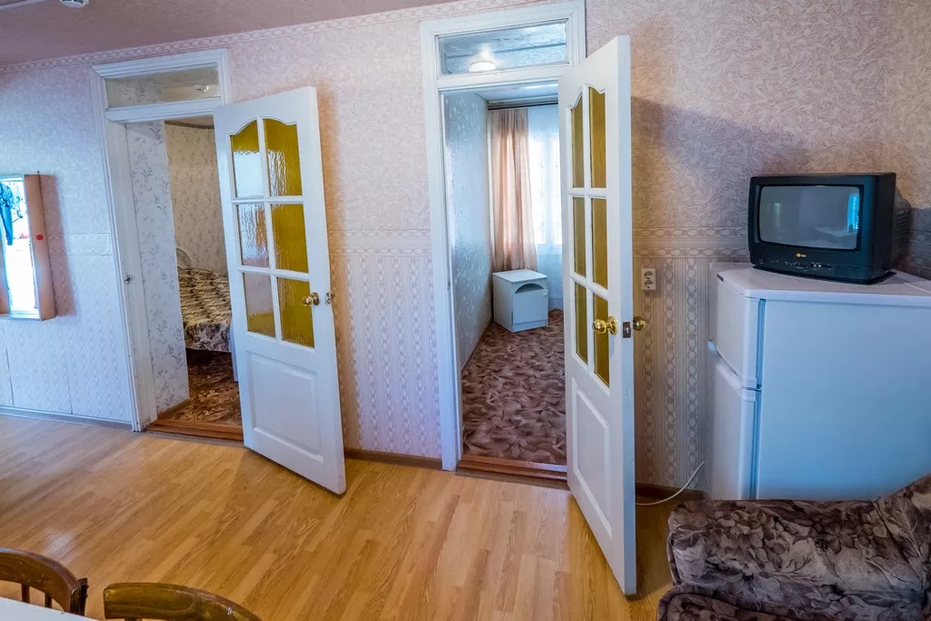 Трехкомнатный 2 категория. Пансионат "Приазовье". Ейск