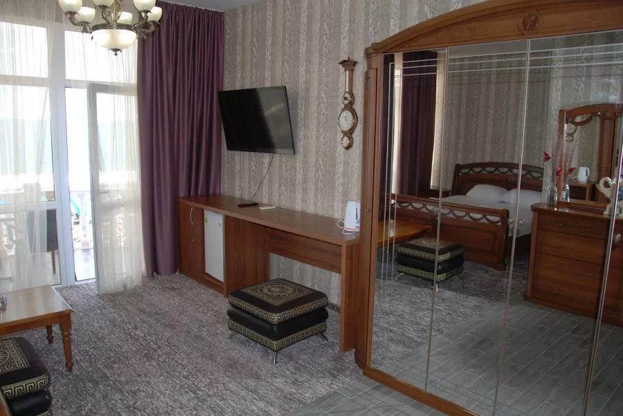 2-Х МЕСТНЫЙ С ВИДОМ НА МОРЕ. Отель КАВКАЗ. Гостиницы и отели Лазаревского