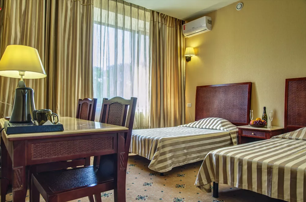 Двухместный Стандарт с видом на парк. Гостевой комплекс "Мечта Тея". Керчь