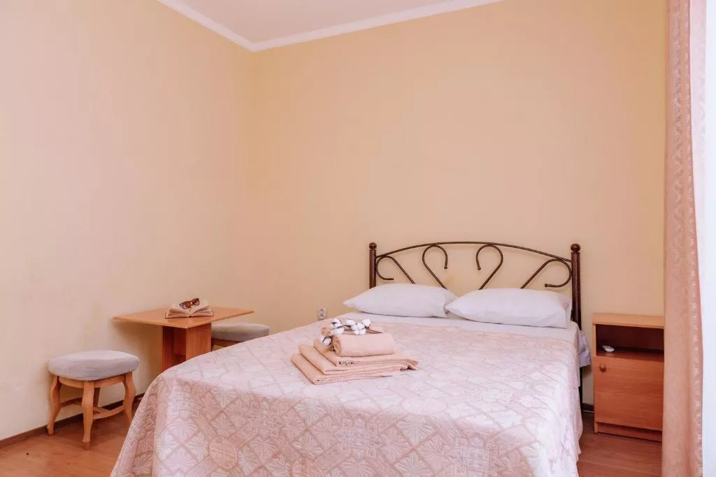 Стандарт без балкона. Гостевой дом "София" - Лазаревское. Лазаревское