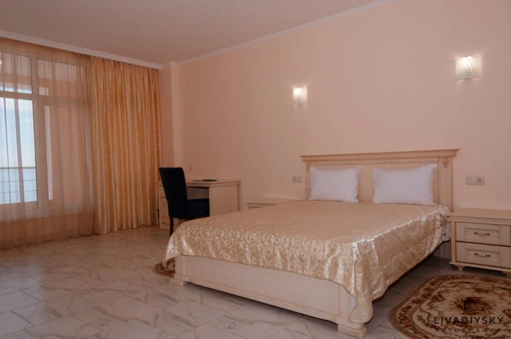 Комфорт «Азор». Арт-отель «Азор». Ливадия