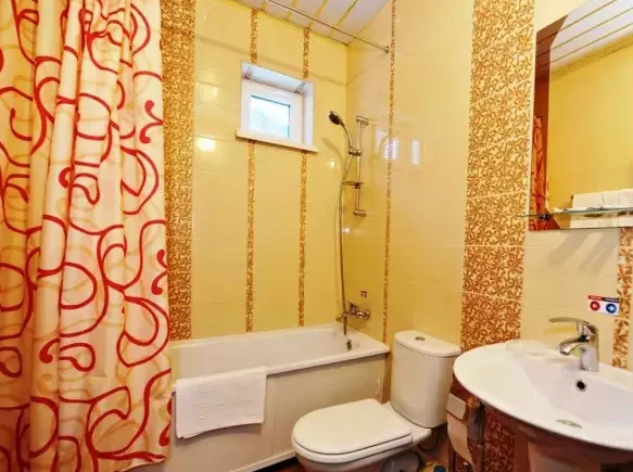 3-х местный «Семейный». Отель «Каприз». Домбай-гостиницы