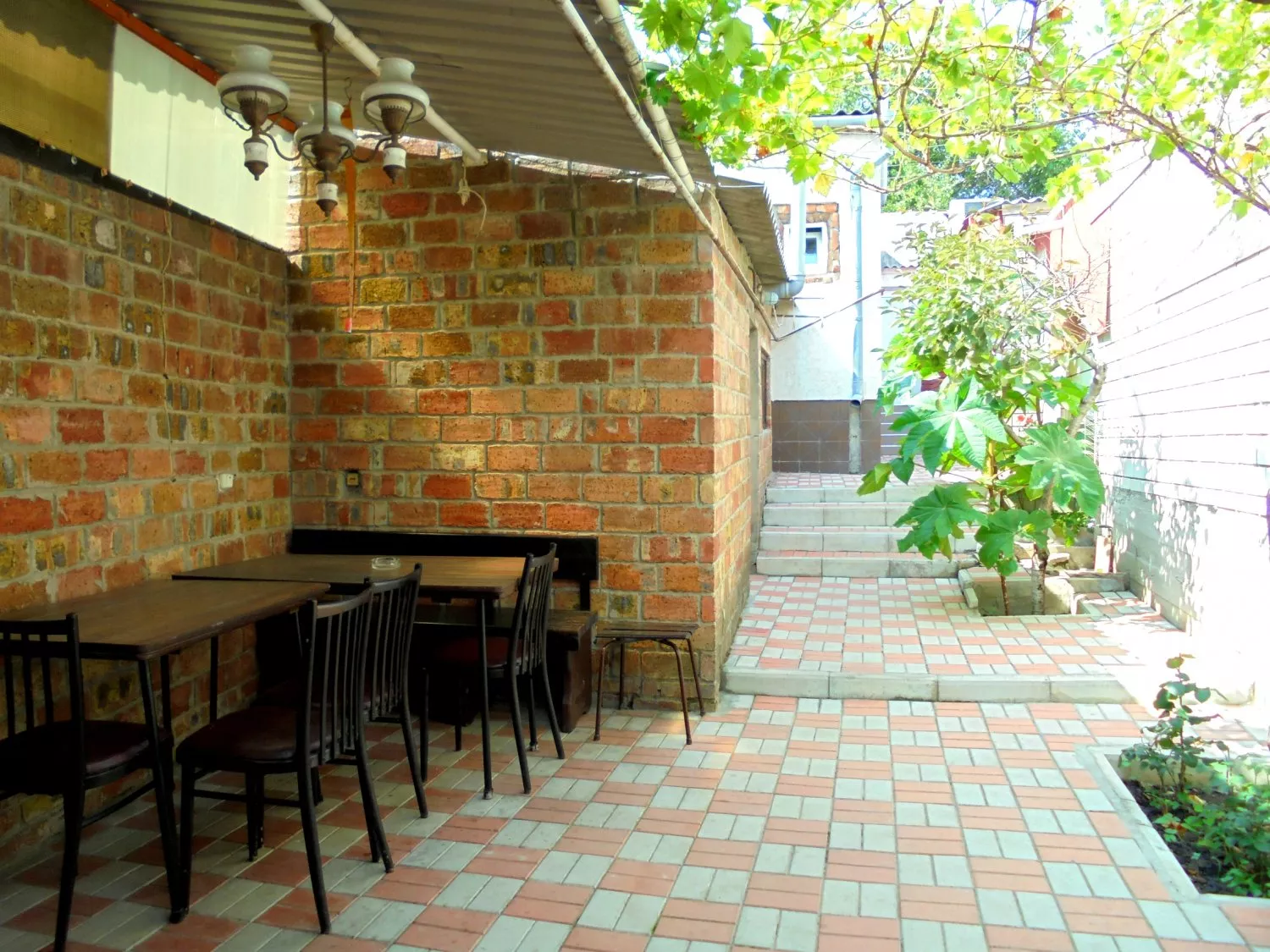 . Дом под ключ  Отдельный трехкомнатный дом со своим закрытым двором и гаражом без хозяев.. Феодосия