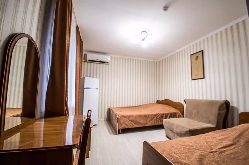 3-х местный номер Стандарт. Гостевой дом "Амур". Адлер