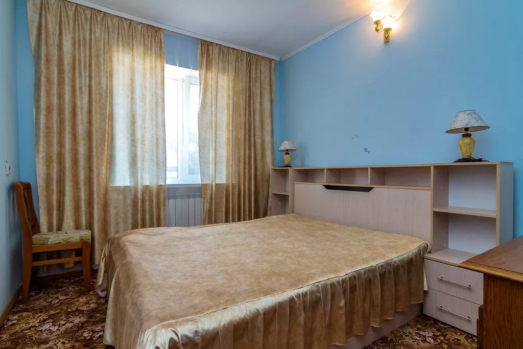 4-х мест., 3-х комнатный с кухней. Гостиница Приазовочка. Ейск