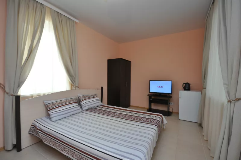 Люкс 4-местный  однокомнатный. Мини-пансионат «У моря». Штормовое