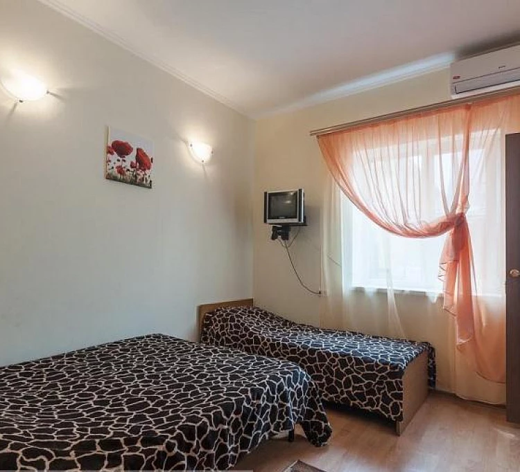 . Частный гостевой дом Бриз. Голубицкая