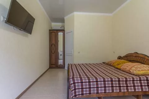 Полулюкс. Частный сектор На Тихорецкой 32. Солоники