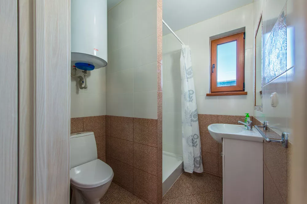 Номер “VIP” с одной спальной комнатой (проживание и завтрак). Гостевой комплекс «Московский Берег». Витино