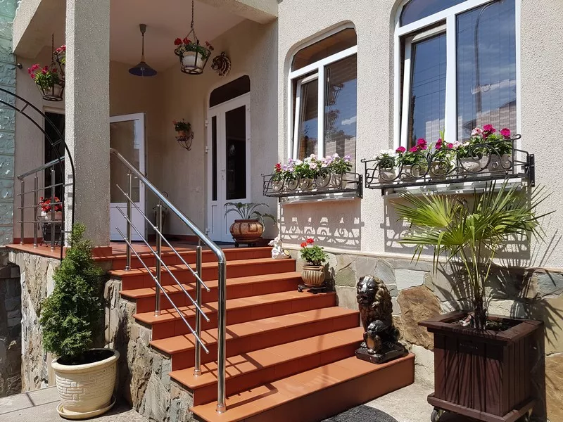 . Гостиница "Бризовый 2/б". Лазаревское