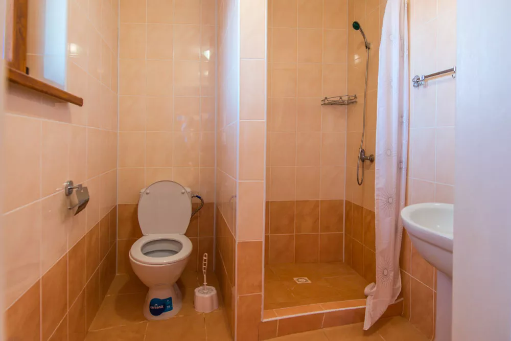 Двухэтажный дом с двумя спальными комнатами на втором этаже (проживание и завтрак). Гостевой комплекс «Московский Берег». Витино