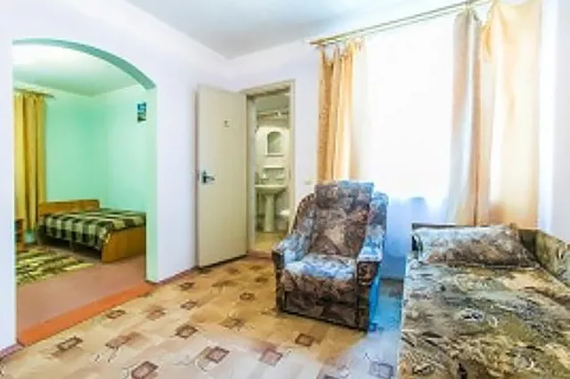 2-х комнатный номер Коттедж 1-этаж (кондиционер.ТВ.Х.Бойлер). Пансионат "Золотой берег". Береговое