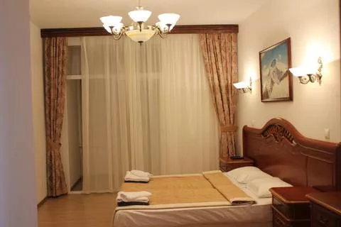 Апартаменты эконом-класса. Отель "Горный хрусталь". Красная Поляна