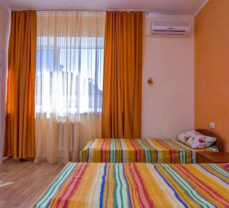 4-х местный Комфорт. Гостевой дом "Коллективная 16/а". Ейск