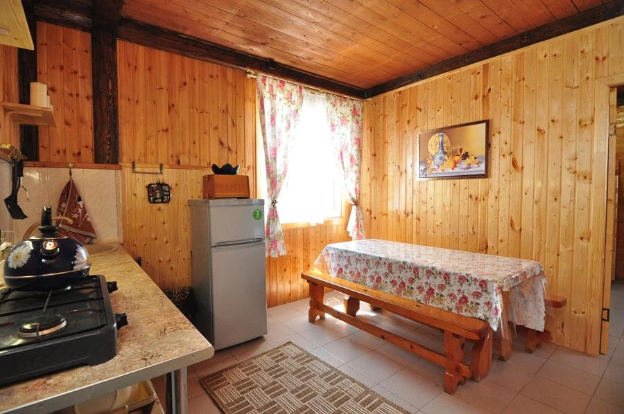 Номер двухкомнатный на 5 человек. Гостевой дом "Эдгар". Благовещенская