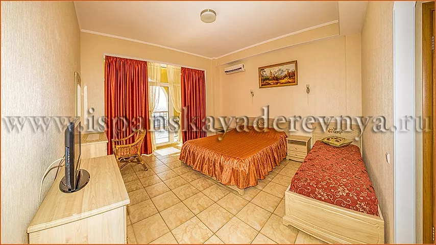 Полулюкс с видом на море № 1, 2, 4. Гостевой комплекс Комплекс апартаментов "Испанская деревня". Алупка