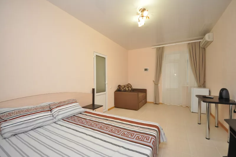 Люкс 4-местный  однокомнатный. Мини-пансионат «У моря». Штормовое