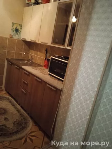 Квартира «Море рядом». Квартира в многоквартирном доме У Сабрины. Гагра