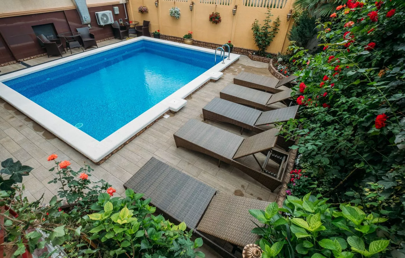 . Отель "Алые Паруса" ★★ . Анапа