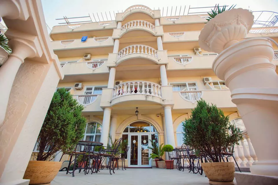 Отель "Наири" Отель "Наири"