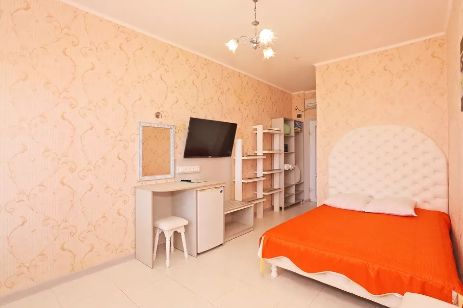 3-х местный люкс.  Частный отель Экватор. Береговое