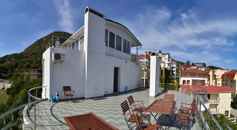 2-местный номер «Под облаками» вид на горы и море. Вилла «Камилла». Лазурное 2-местный номер «Под облаками» вид на горы и море. Вилла «Камилла». Лазурное