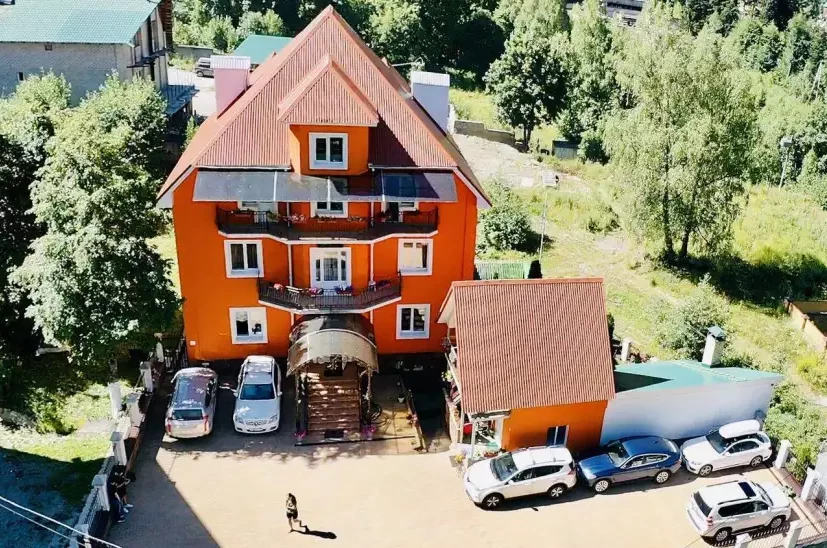 . Отель «Каприз». Домбай-гостиницы