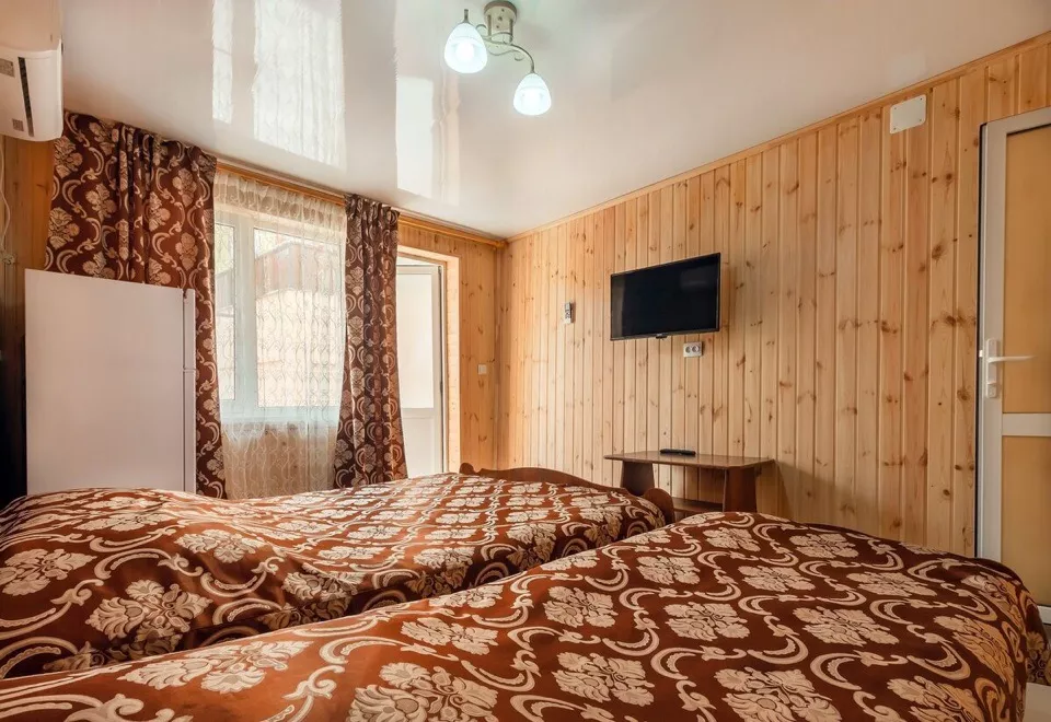 3-х местный номер со всеми удобствами. Гостевой дом "Виолетта". Сочи