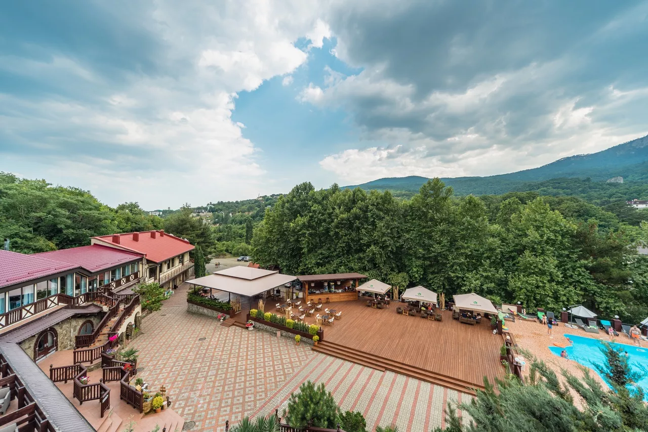 . Отель «Поляна Сказок». Ялта