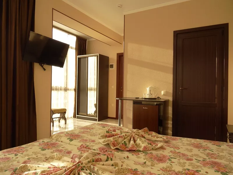 . Гостиница "Ширак". Лазаревское