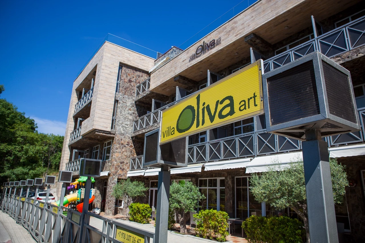 . Отель "Villa Oliva-Art". Утёс . Отель "Villa Oliva-Art". Утёс