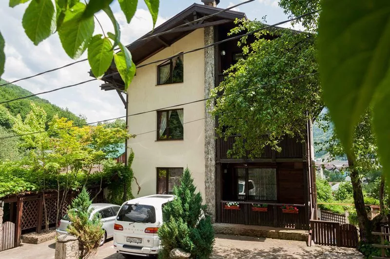 . Гостевой дом "Дон Шале". Красная Поляна