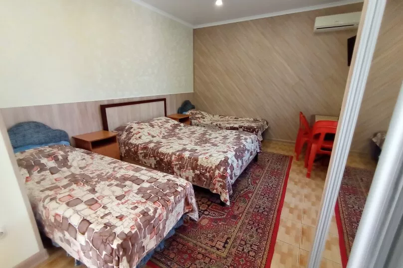 . Гостевой дом "Уютный дворик" на Толстого 42А. Геленджик