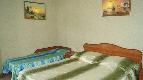 . Гостиница "Крокус" . Адлер