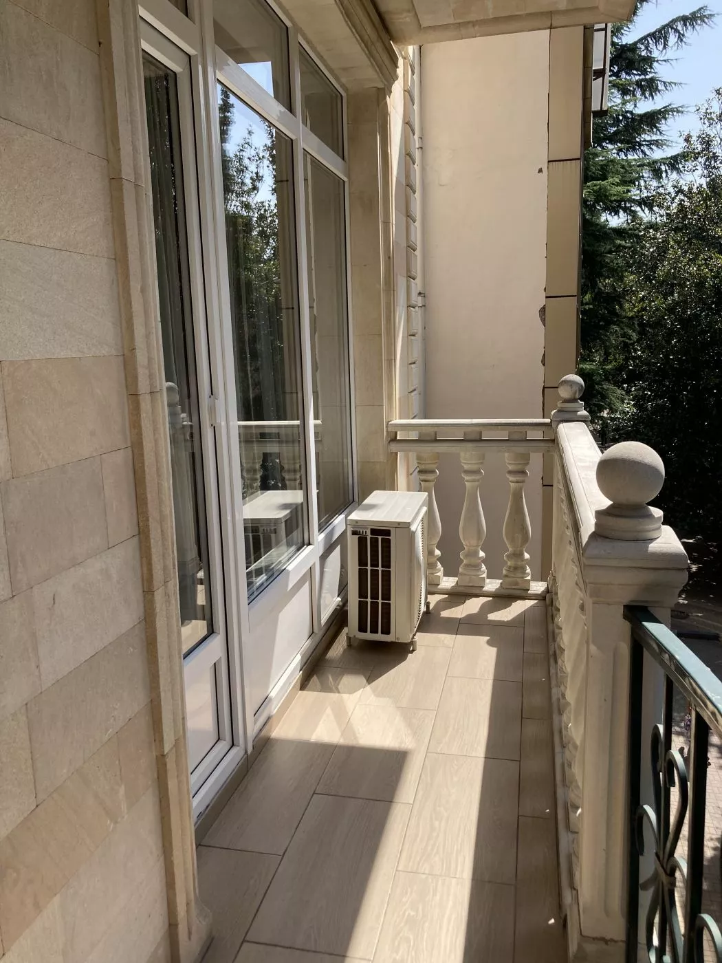 . Квартира в многоквартирном доме Ева-Мария в Париже. Лазаревское