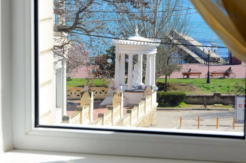 Люкс 2-х комнатный. Отель «Глициния». Феодосия