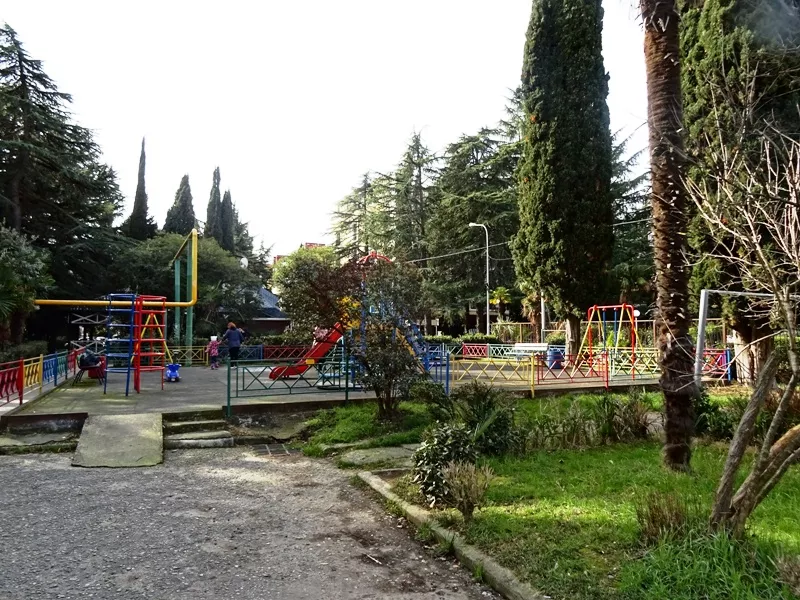 . Квартира в многоквартирном доме Калинина 37 кв 65". Адлер