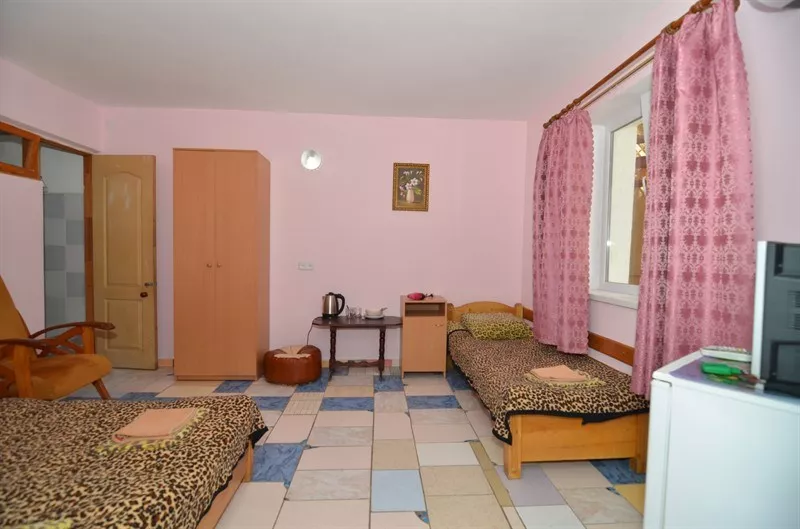 3-местный улучшенный. Гостевой дом «Белый». Саки