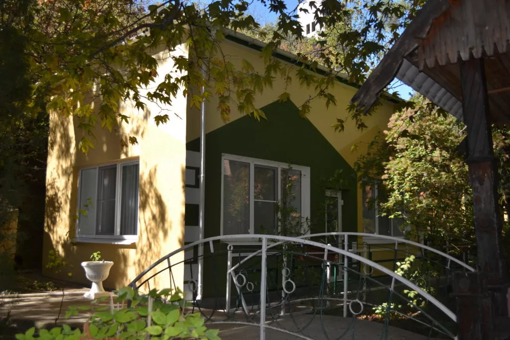 . Эко-отель «АЛЫЕ ПАРУСА». Солнечногорское