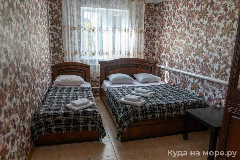 . Гостевой дом На Связной 8. Лоо