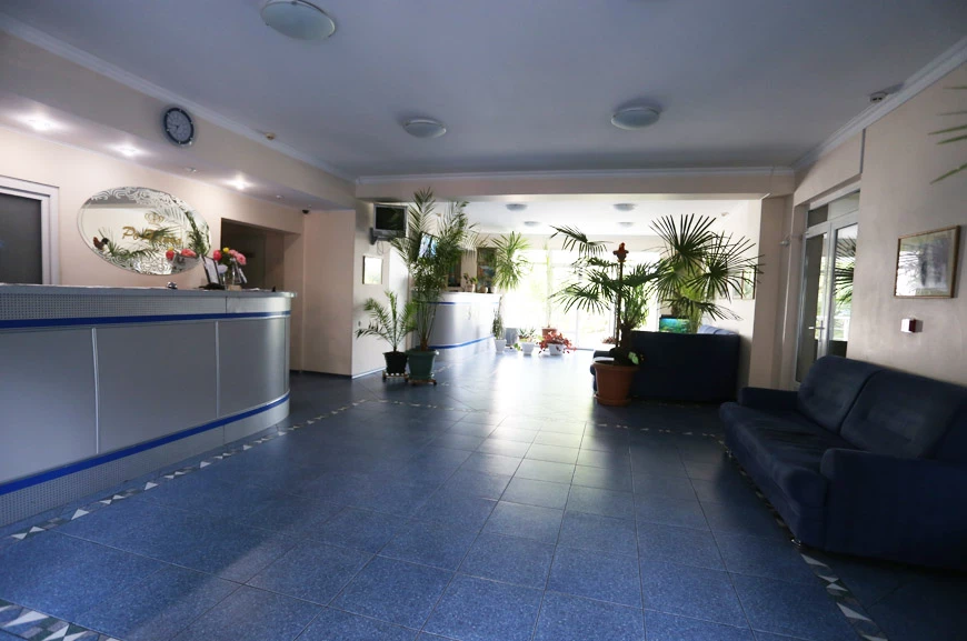 . Гостиница "РоЯлта". Алупка