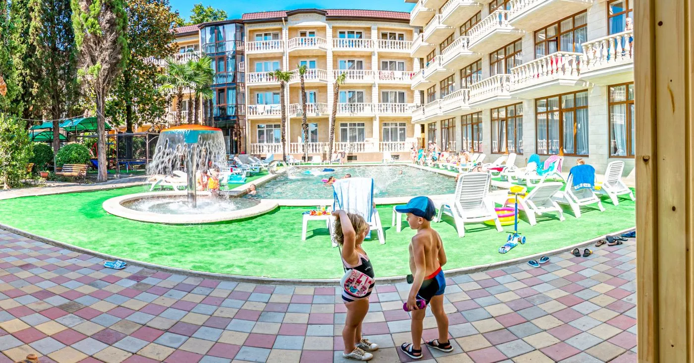 . Отель "Оскар" ★★★★  . Лазаревское