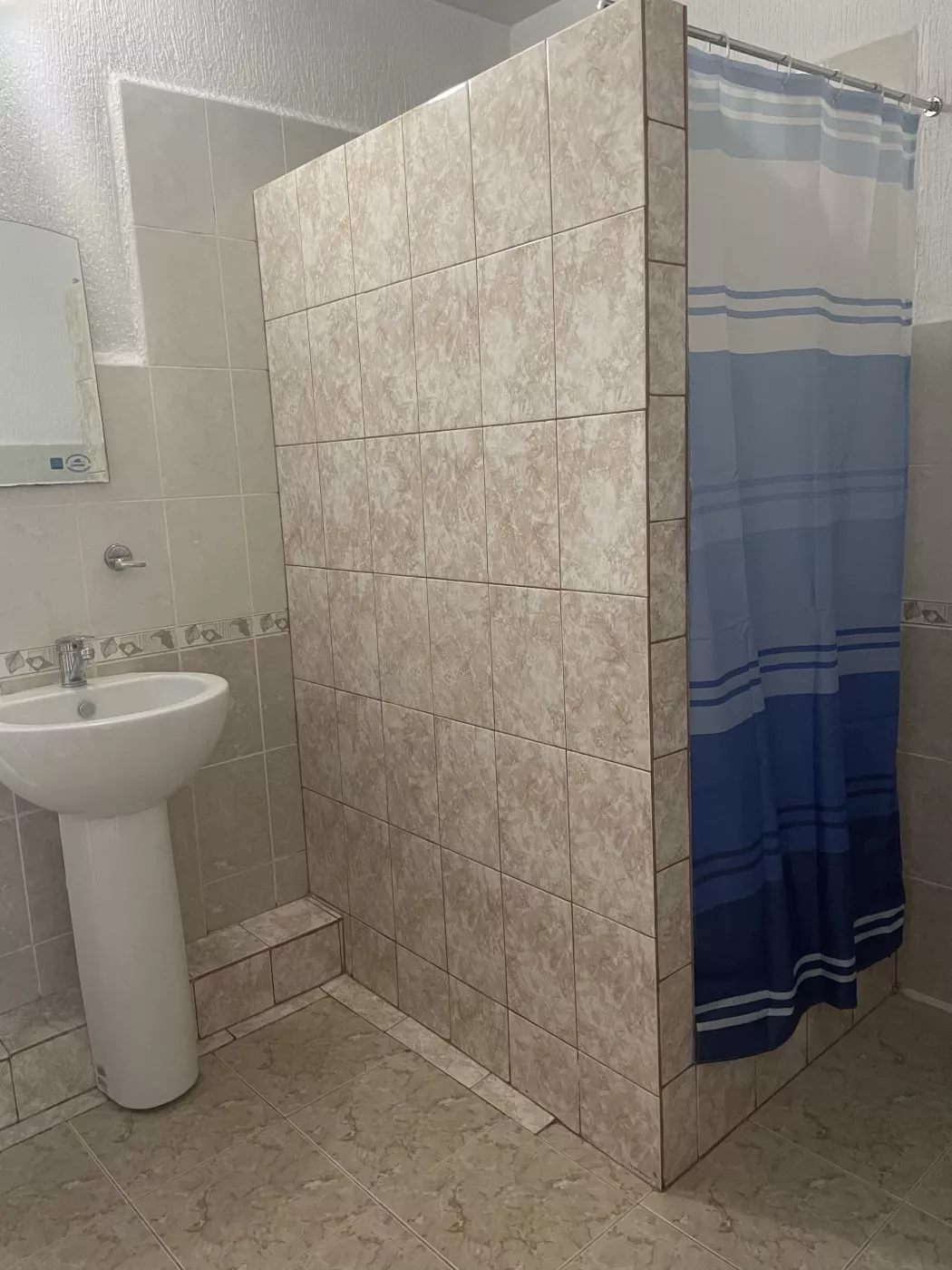 . Гостевой дом "У Роберта". Лоо . Гостевой дом "У Роберта". Лоо